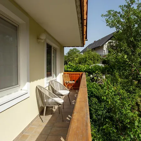 两只公鸡家庭旅馆 布莱德