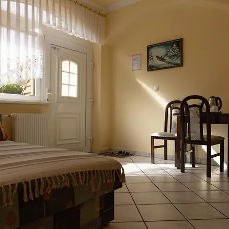 两只公鸡家庭旅馆 布莱德