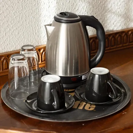 两只公鸡家庭旅馆 3* 布莱德