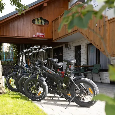 两只公鸡家庭旅馆 招待所