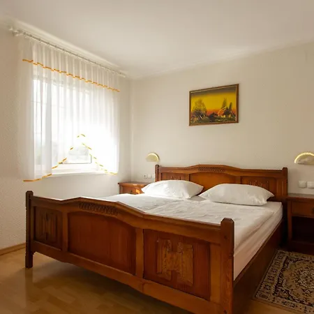 Gostisce Pri Dveh Petelinih بليد