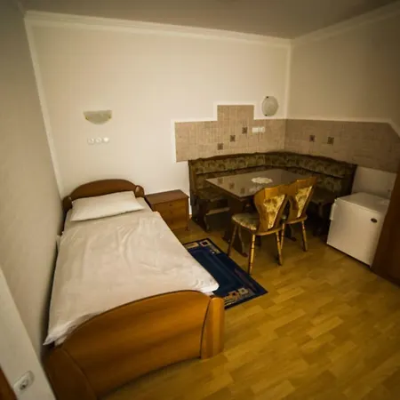Gostisce Pri Dveh Petelinih Блед