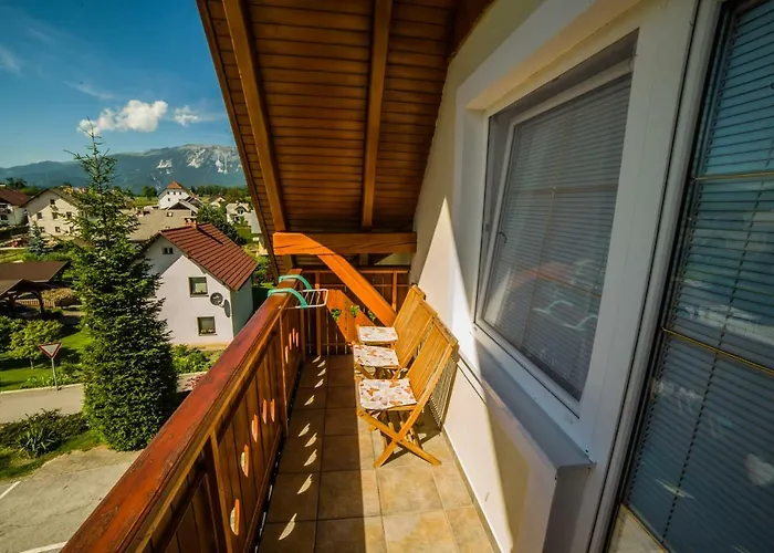 Πανσιόν Gostisce Pri Dveh Petelinih Μπλεντ